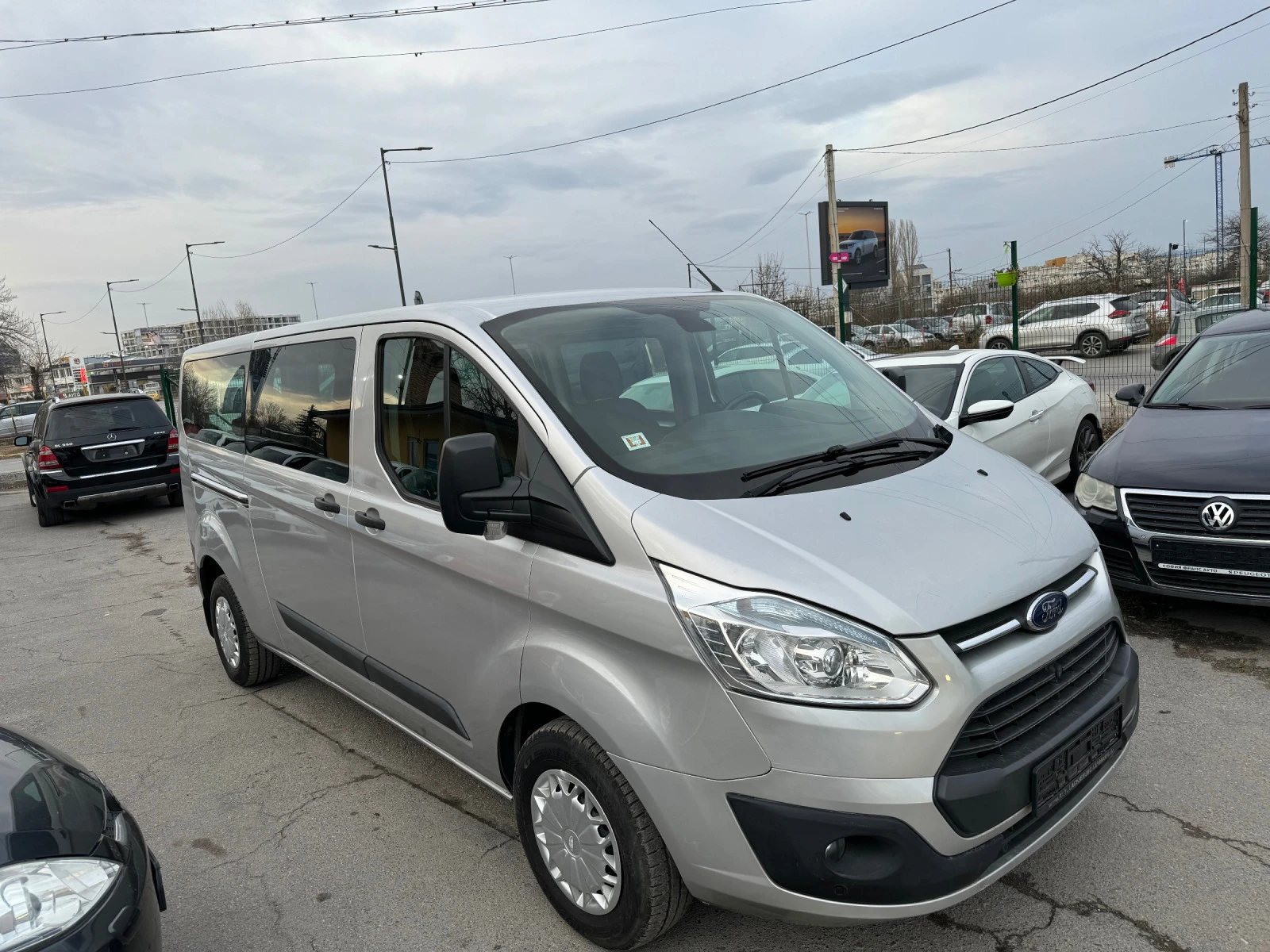 Ford Tourneo 8+ 1 CUSTOM - изображение 3