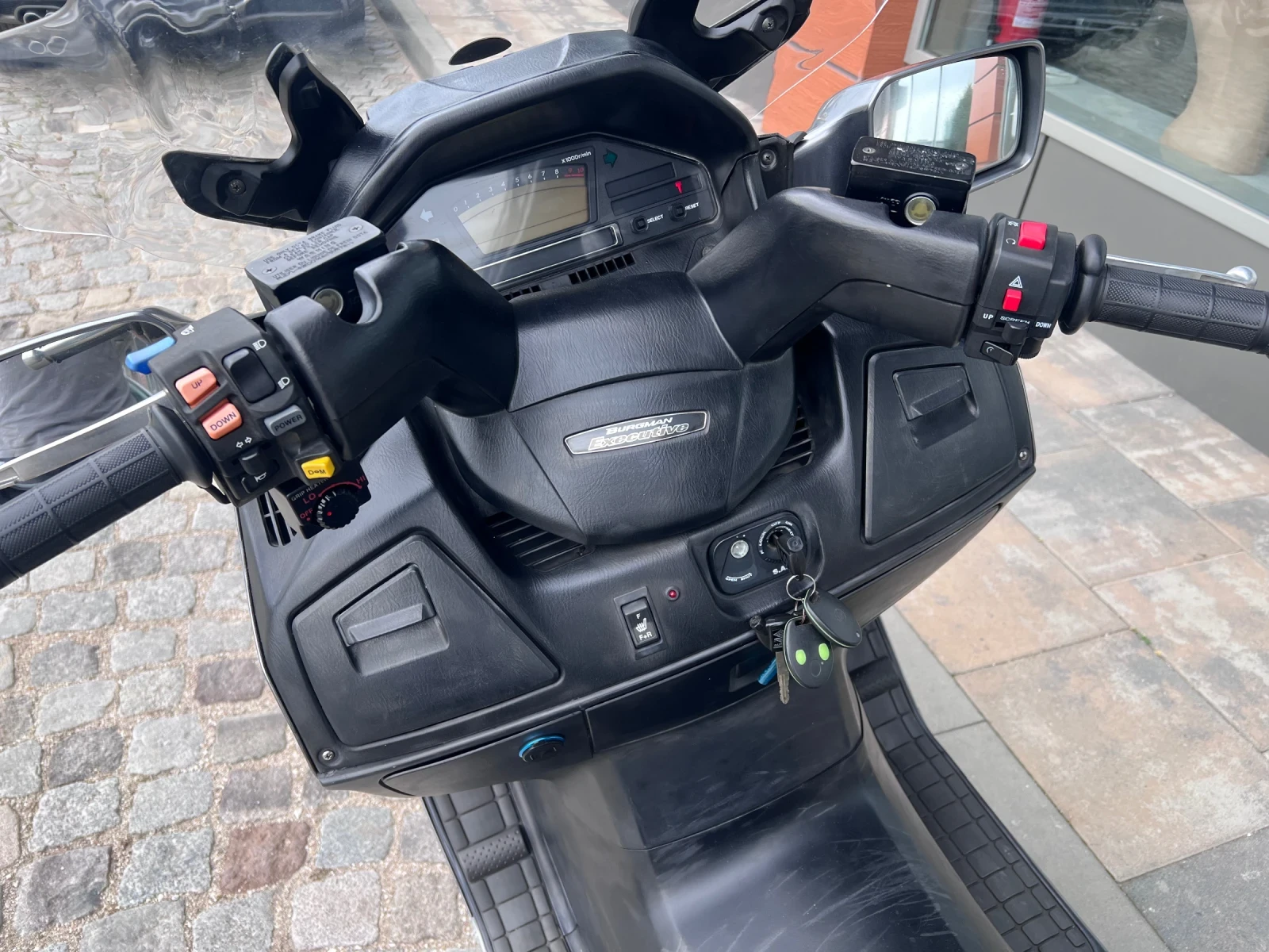 Suzuki Burgman 650 Executive ABS - изображение 9