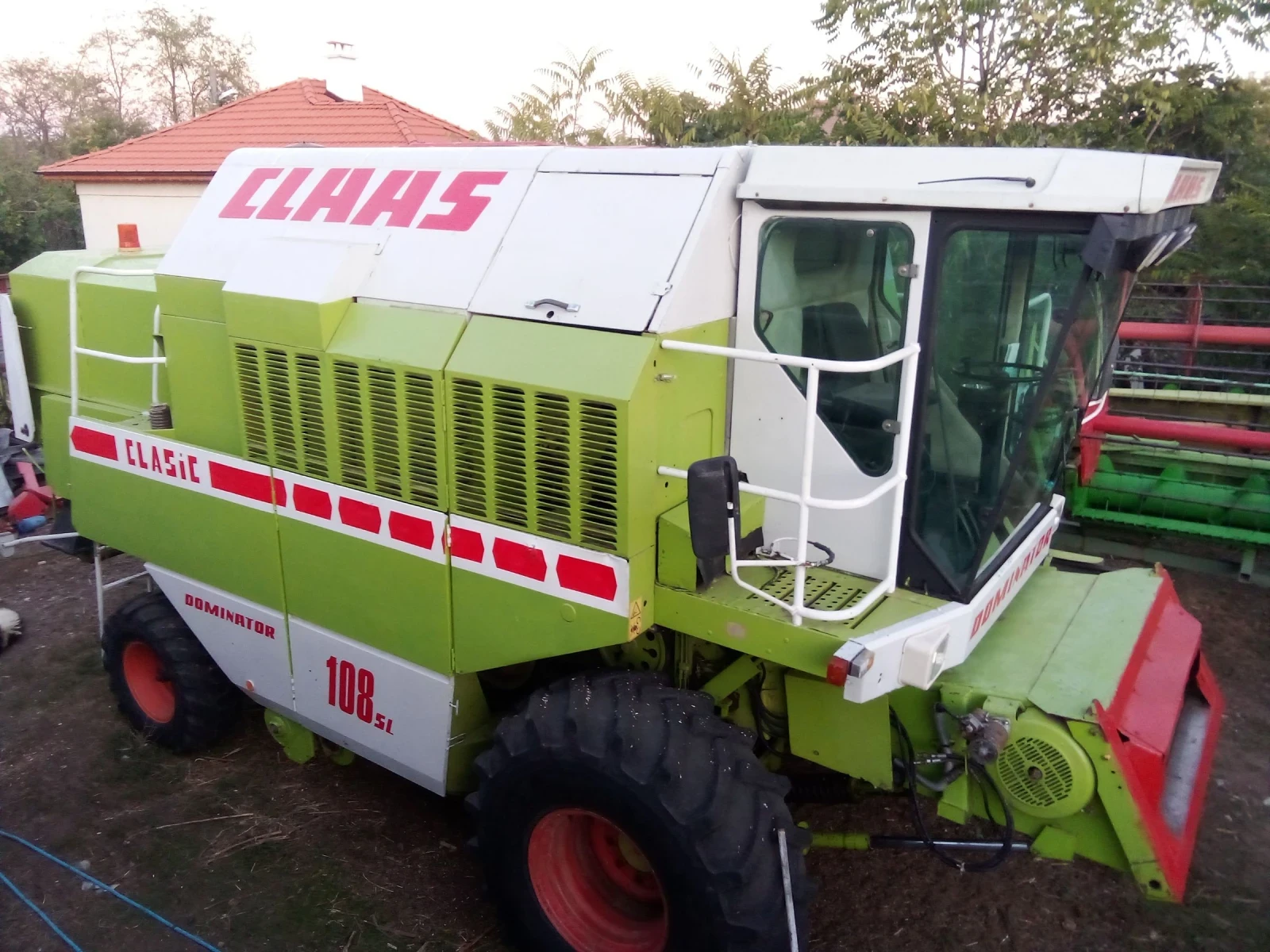 Комбайн Claas 108SL, снимка 6 - Селскостопанска техника - 54191413