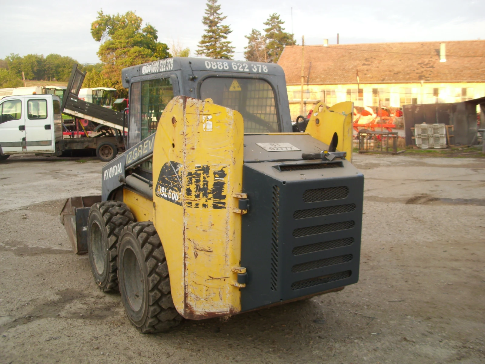 Мини челни товарачи Cat 2700кг, снимка 7 - Индустриална техника - 56250314