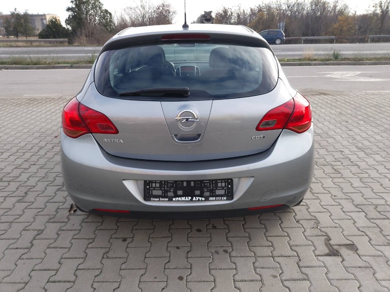 Opel Astra 1.7 CDTi, снимка 4 - Автомобили и джипове - 39119025
