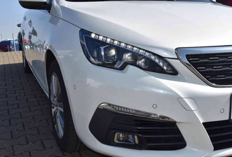 Peugeot 308 LED, Масаж, Подгрев, снимка 17 - Автомобили и джипове - 46545843