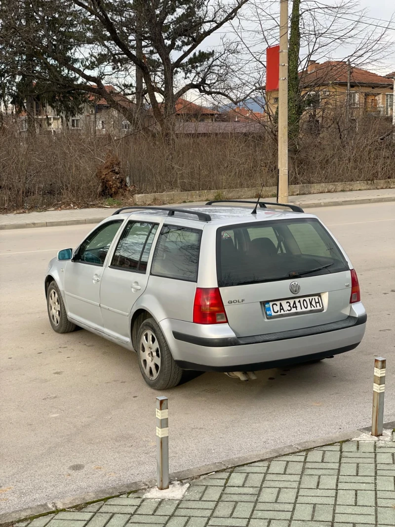 VW Golf 1.6i, снимка 5 - Автомобили и джипове - 48896634