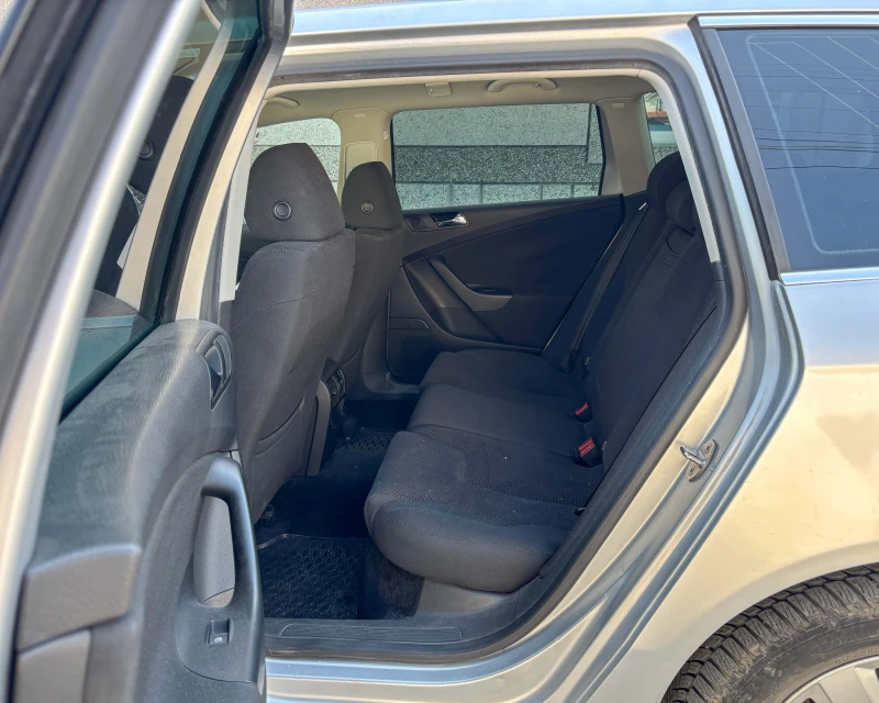 VW Passat, снимка 11 - Автомобили и джипове - 52446504