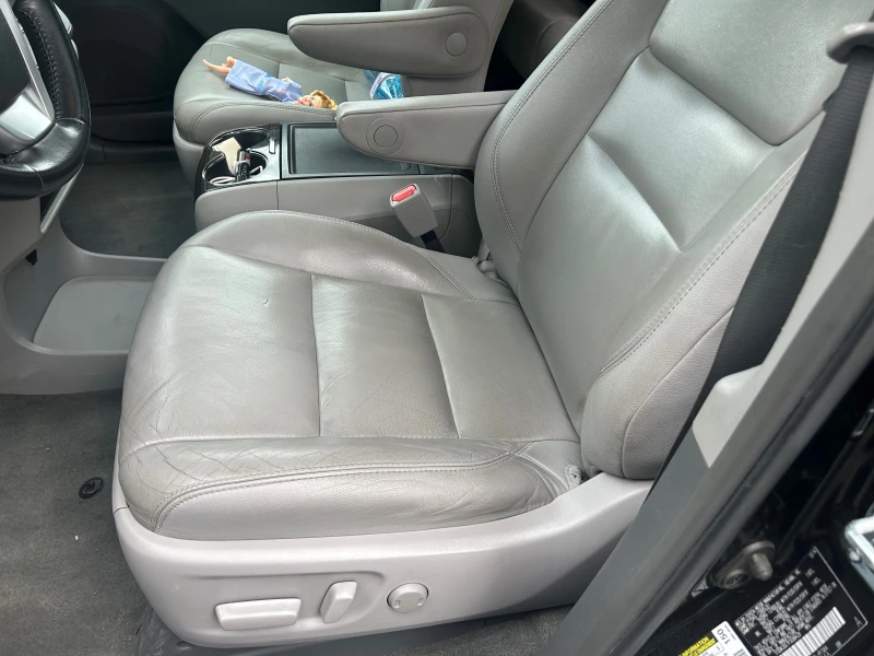 Toyota Sienna 3.5I XLE 4X4, снимка 12 - Автомобили и джипове - 52419322