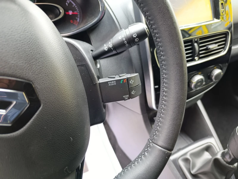 Renault Clio Grandtour 1.5 dCi, снимка 12 - Автомобили и джипове - 51989824