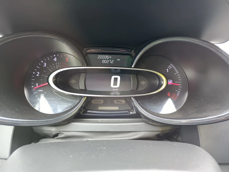 Renault Clio Grandtour 1.5 dCi, снимка 13 - Автомобили и джипове - 51989824