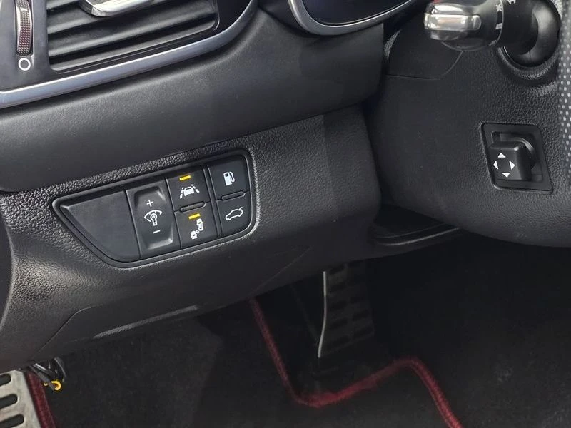 Genesis G70 2.0 Automatic, снимка 7 - Автомобили и джипове - 55598176