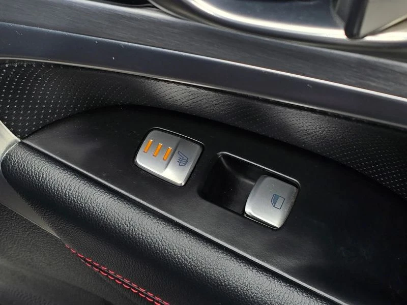 Genesis G70 2.0 Automatic, снимка 8 - Автомобили и джипове - 55598176