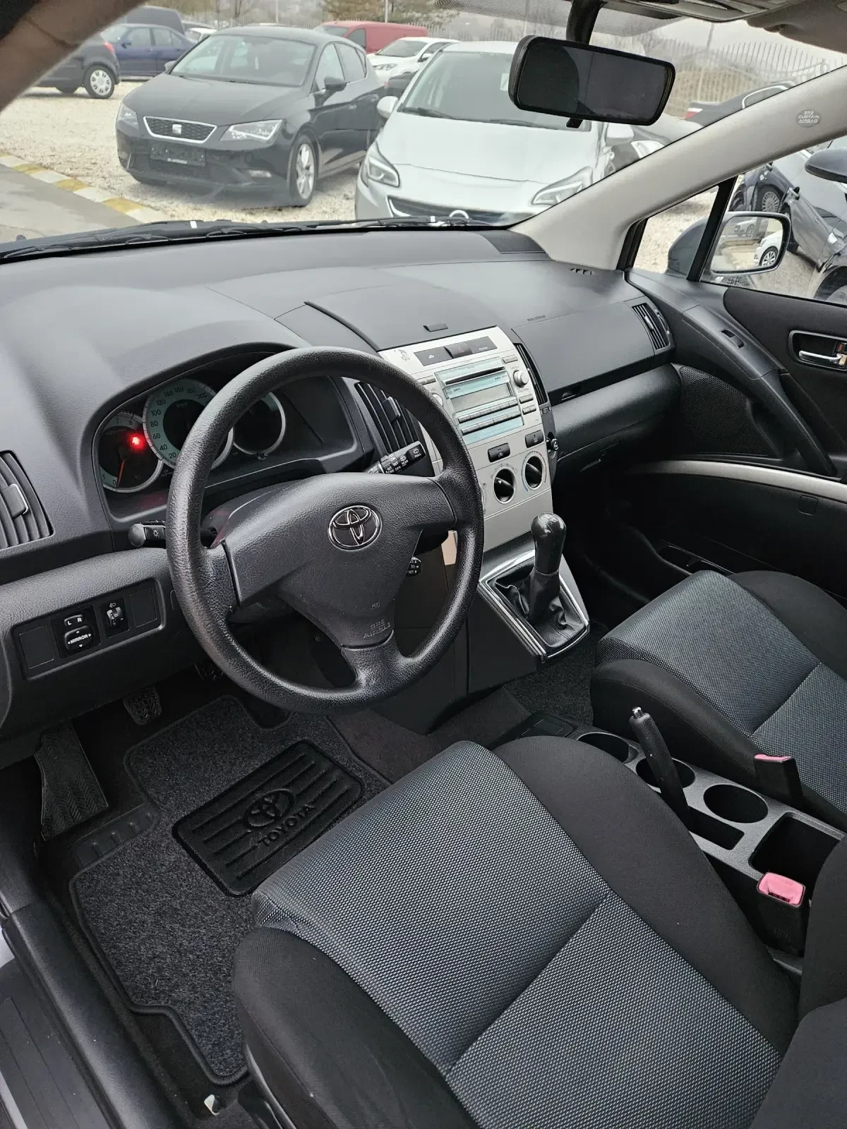 Toyota Corolla verso 1.6 VVT-i - изображение 10