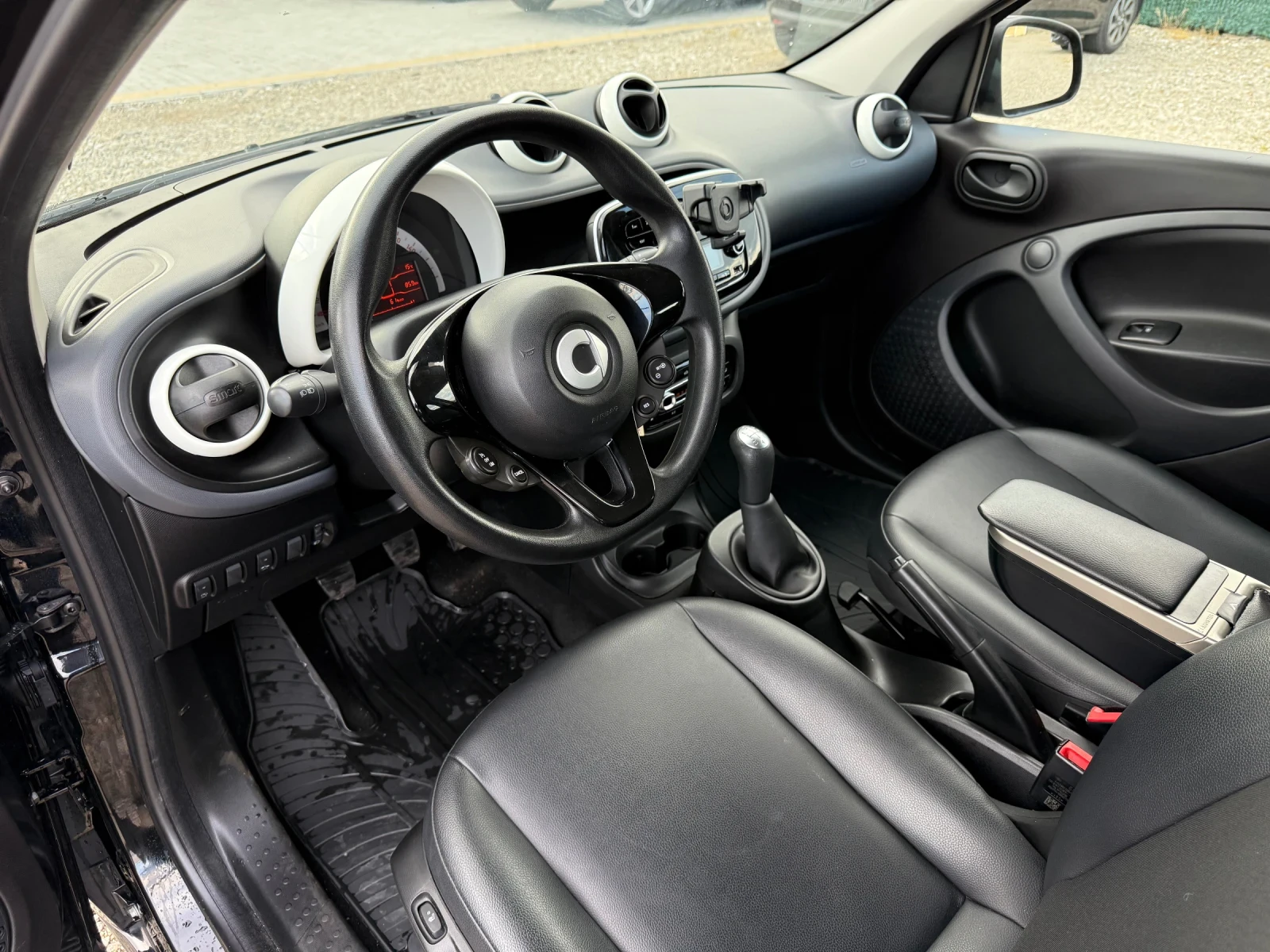 Smart Forfour 1.0i 70hp EVRO6 - изображение 9