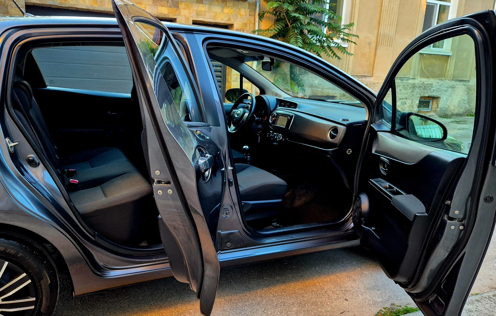Toyota Yaris 1.33ivvt-6speed-верига-нави- japan | Mobile.bg — изображение 12
