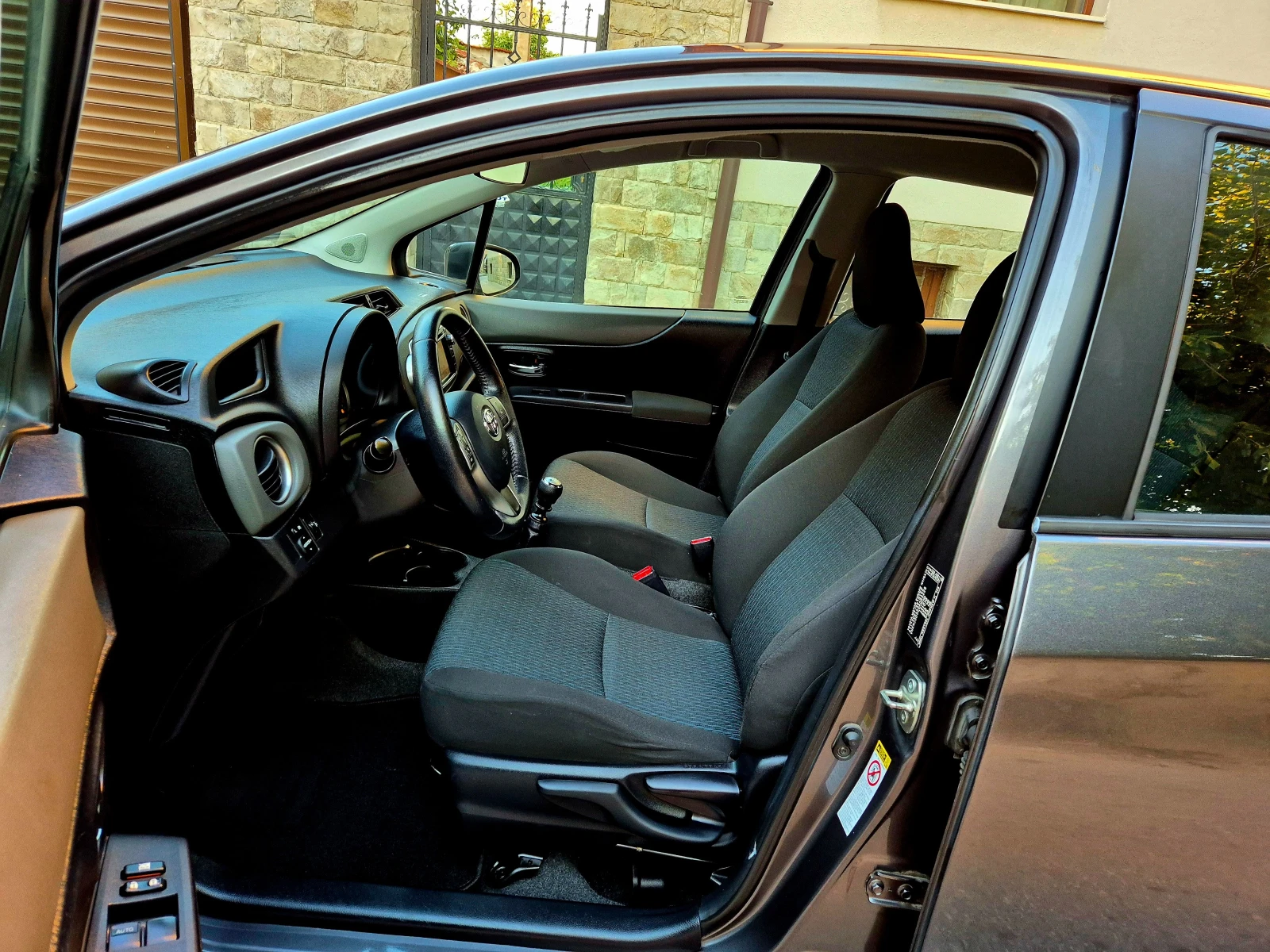 Toyota Yaris 1.33ivvt-6speed-верига-нави- japan | Mobile.bg — изображение 13