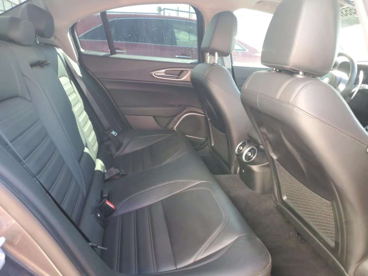 Alfa Romeo Giulia Ti 280кс * Възможност за Лизинг*  - изображение 10