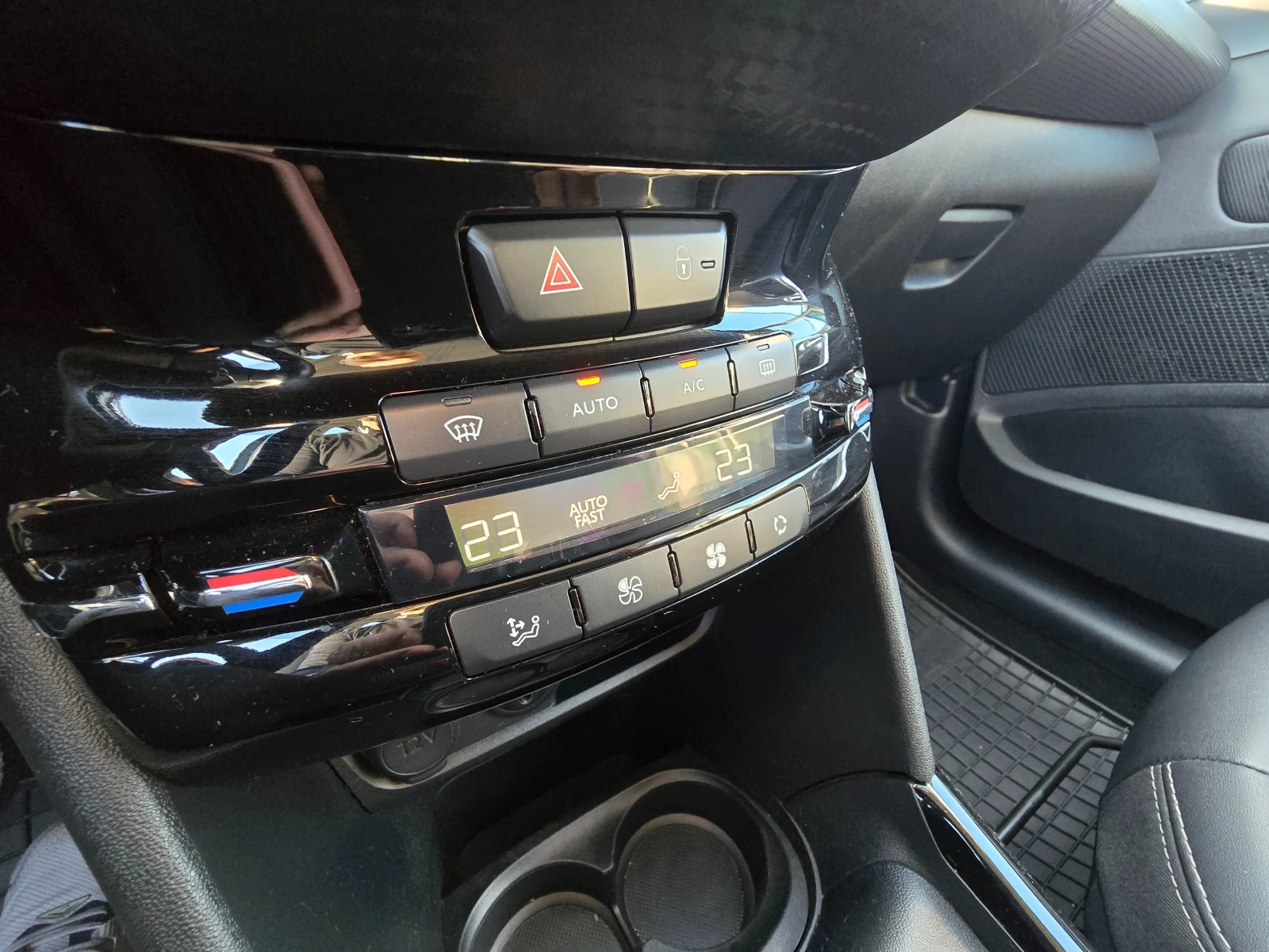 Peugeot 2008 1.6HDI* 102�.�.* ������ * ���������  | Mobile.bg � ����������� 11