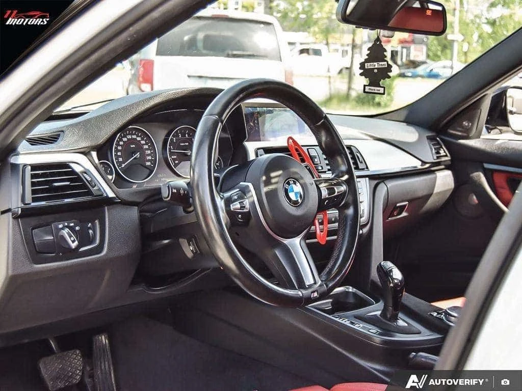 BMW 335 * 4dr Sdn 335i xDrive M SPORT| LOADED | RED INTERI, снимка 7 - Автомобили и джипове - 54904459