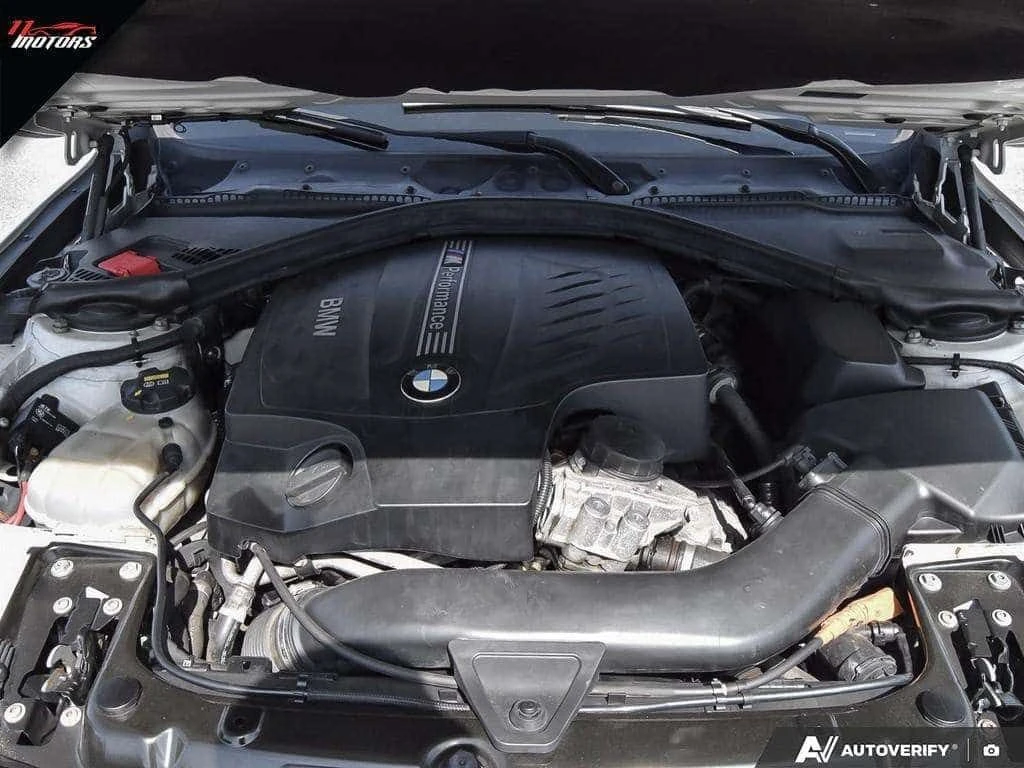 BMW 335 * 4dr Sdn 335i xDrive M SPORT| LOADED | RED INTERI, снимка 6 - Автомобили и джипове - 54904459