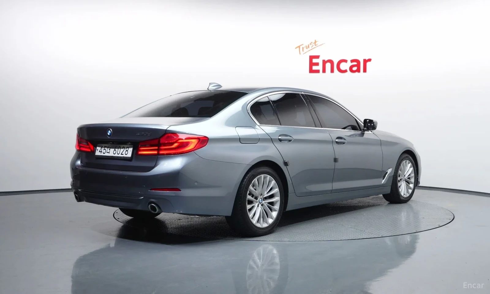 BMW 520 G30 520d LUXURY PLUS 130 000KM, снимка 2 - Автомобили и джипове - 54910560