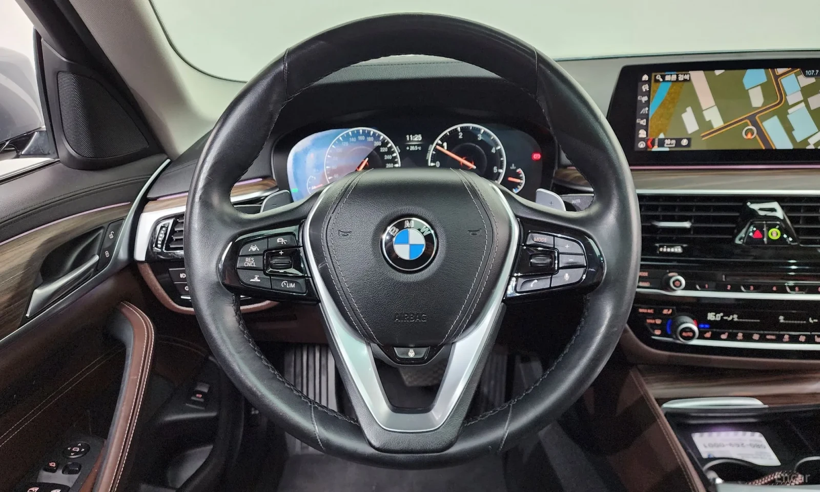 BMW 520 G30 520d LUXURY PLUS 130 000KM, снимка 12 - Автомобили и джипове - 54910560