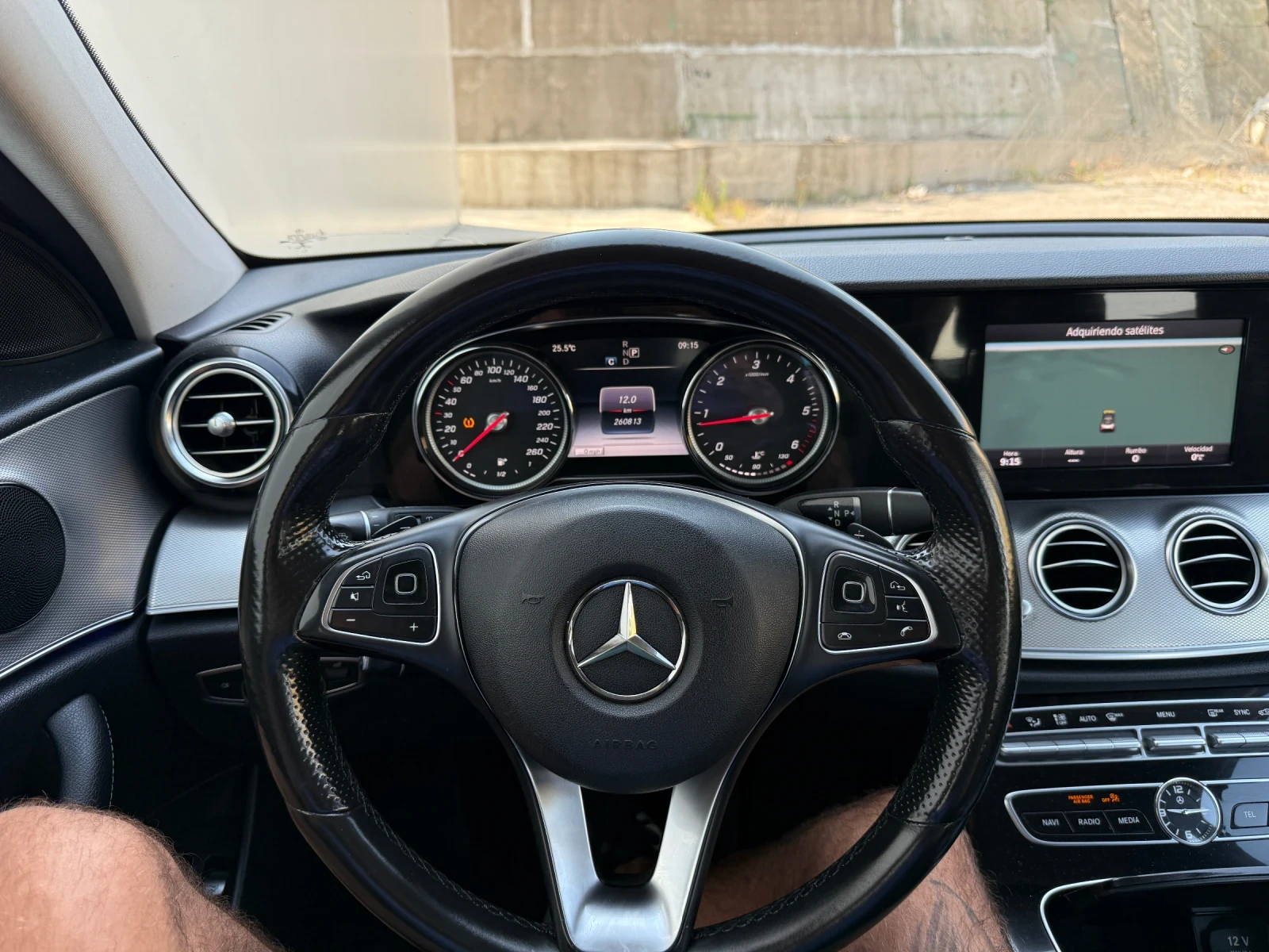 Mercedes-Benz E 220 * ПОДГРЕВ* КАМЕРА* MULTIBEAM* ТОП СЪСТОЯНИЕ* , снимка 7 - Автомобили и джипове - 55021602