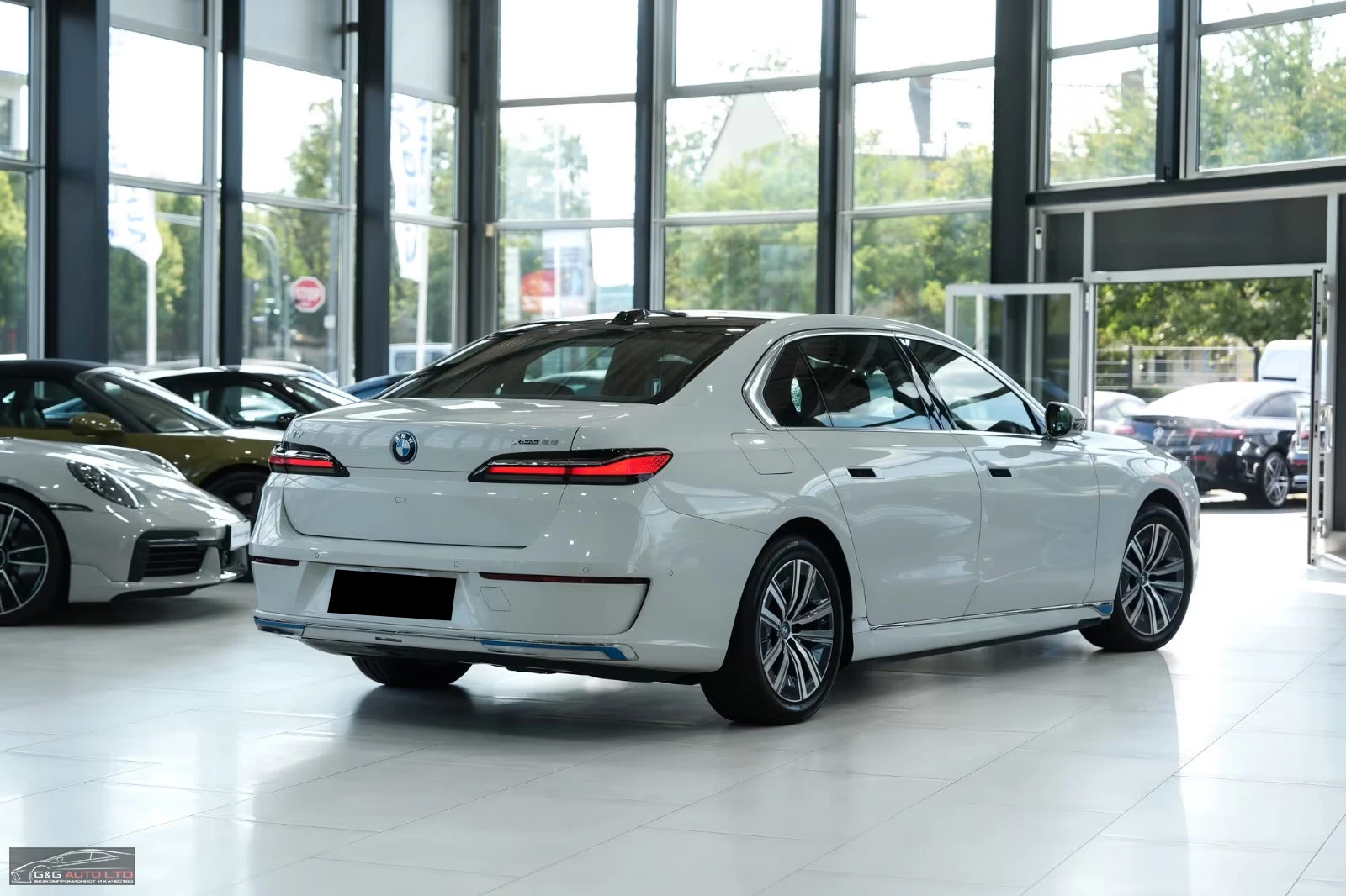 BMW i7 60/544HP/xDRIVE/B&W/PURE-DESIGN/360/PANO/897z, снимка 3 - Автомобили и джипове - 56193305