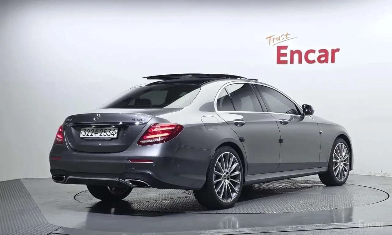 Mercedes-Benz E 350 4MATIC AMG Line | АВТОФИНАНСИРАНЕ, снимка 2 - Автомобили и джипове - 56201411