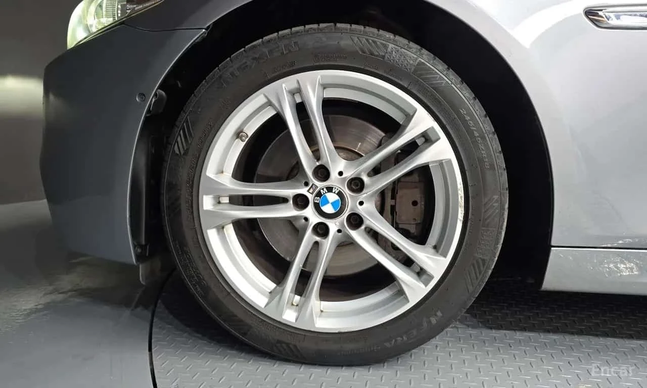BMW 530 * 530d xDrive M Aero Dynamic * ЦЕНА ДО БГ, снимка 5 - Автомобили и джипове - 56258957