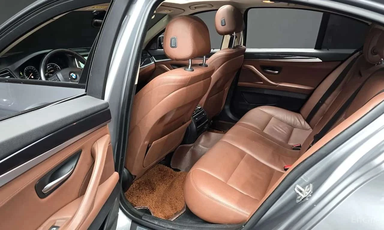 BMW 530 * 530d xDrive M Aero Dynamic * ЦЕНА ДО БГ, снимка 11 - Автомобили и джипове - 56258957