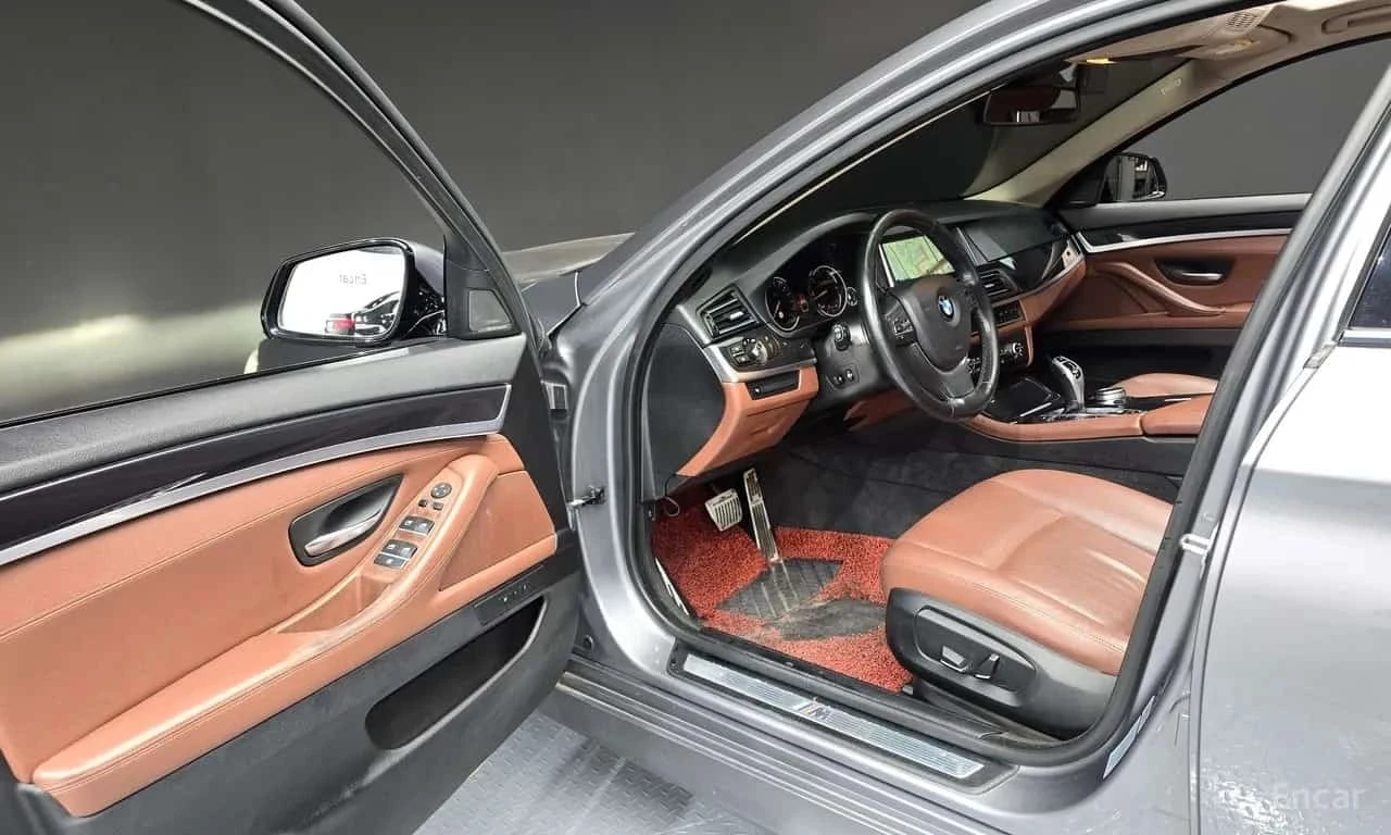 BMW 530 * 530d xDrive M Aero Dynamic * ЦЕНА ДО БГ, снимка 10 - Автомобили и джипове - 56258957