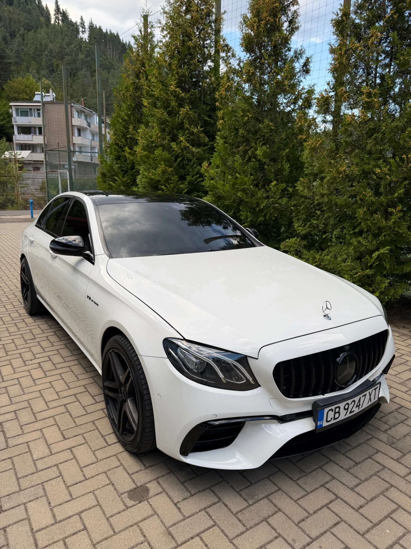 Mercedes-Benz E 220, снимка 2 - Автомобили и джипове - 56626331