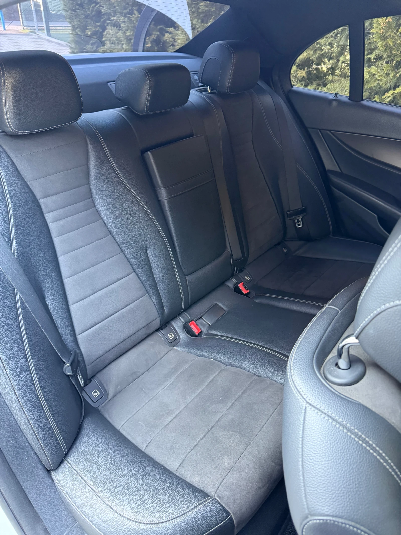 Mercedes-Benz E 220, снимка 8 - Автомобили и джипове - 56626331
