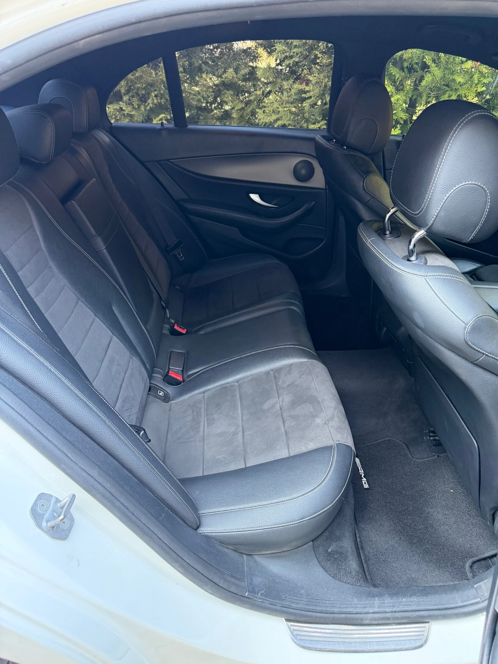 Mercedes-Benz E 220, снимка 7 - Автомобили и джипове - 56626331