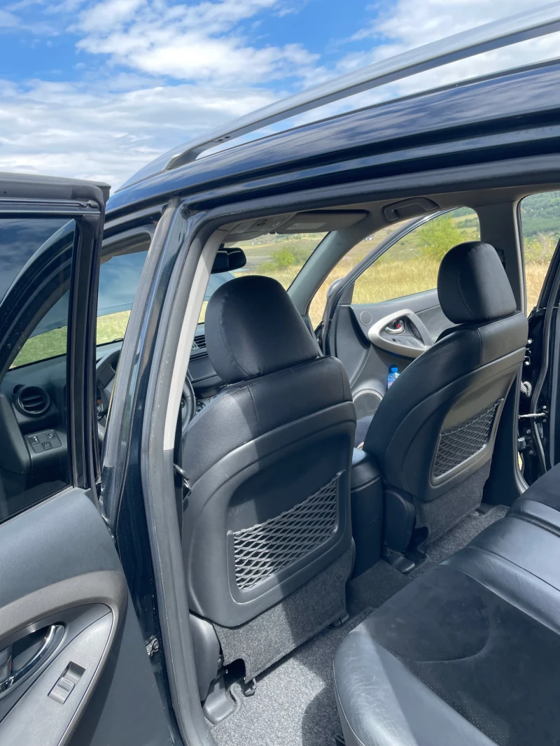 Toyota Rav4, снимка 12 - Автомобили и джипове - 51464430