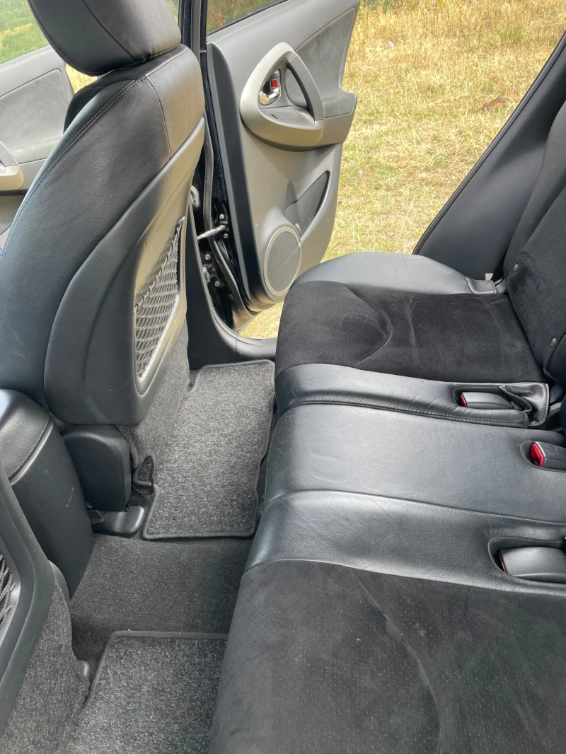 Toyota Rav4, снимка 10 - Автомобили и джипове - 51464430
