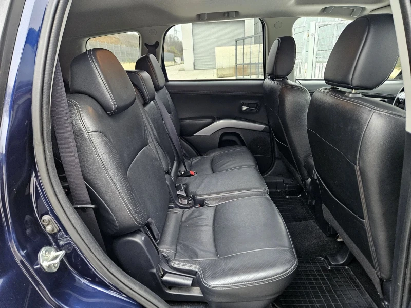 Mitsubishi Outlander 2.4 4х4 NAVIGATOR, снимка 12 - Автомобили и джипове - 52771079