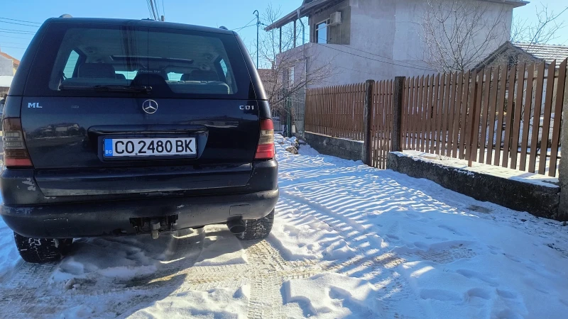 Mercedes-Benz ML 270 Сафари 7 места, снимка 4 - Автомобили и джипове - 53162862