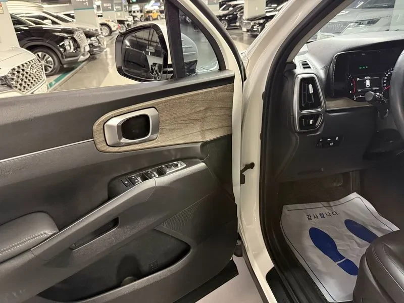 Kia Sorento DIESEL 2.2 2WD PRESTIGE, снимка 11 - Автомобили и джипове - 55122515
