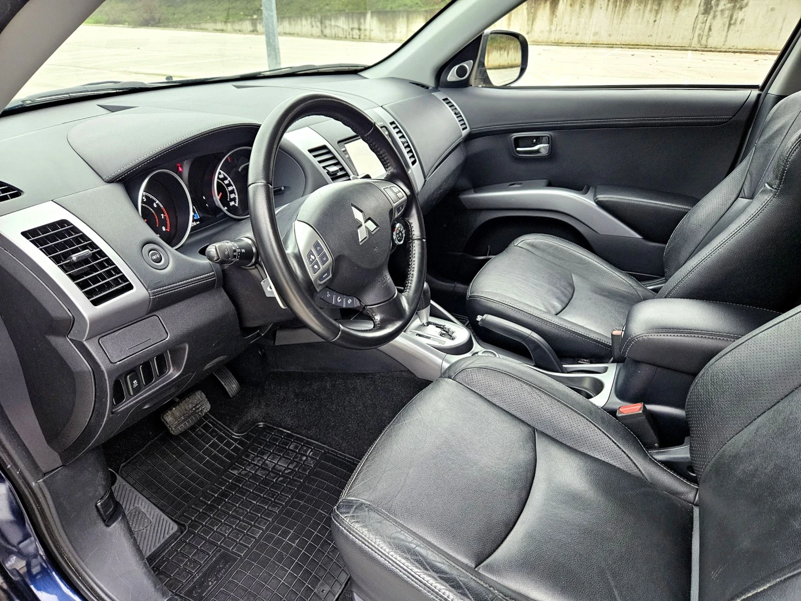 Mitsubishi Outlander 2.4 4�4 NAVIGATOR | Mobile.bg � ����������� 9