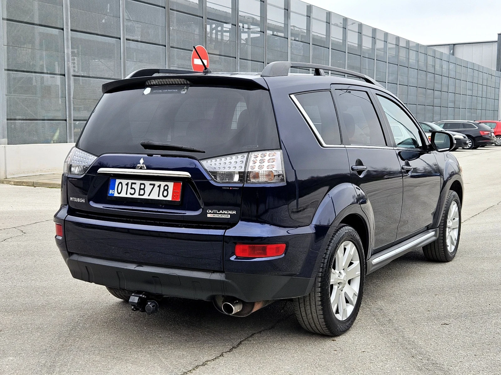 Mitsubishi Outlander 2.4 4�4 NAVIGATOR | Mobile.bg � ����������� 4