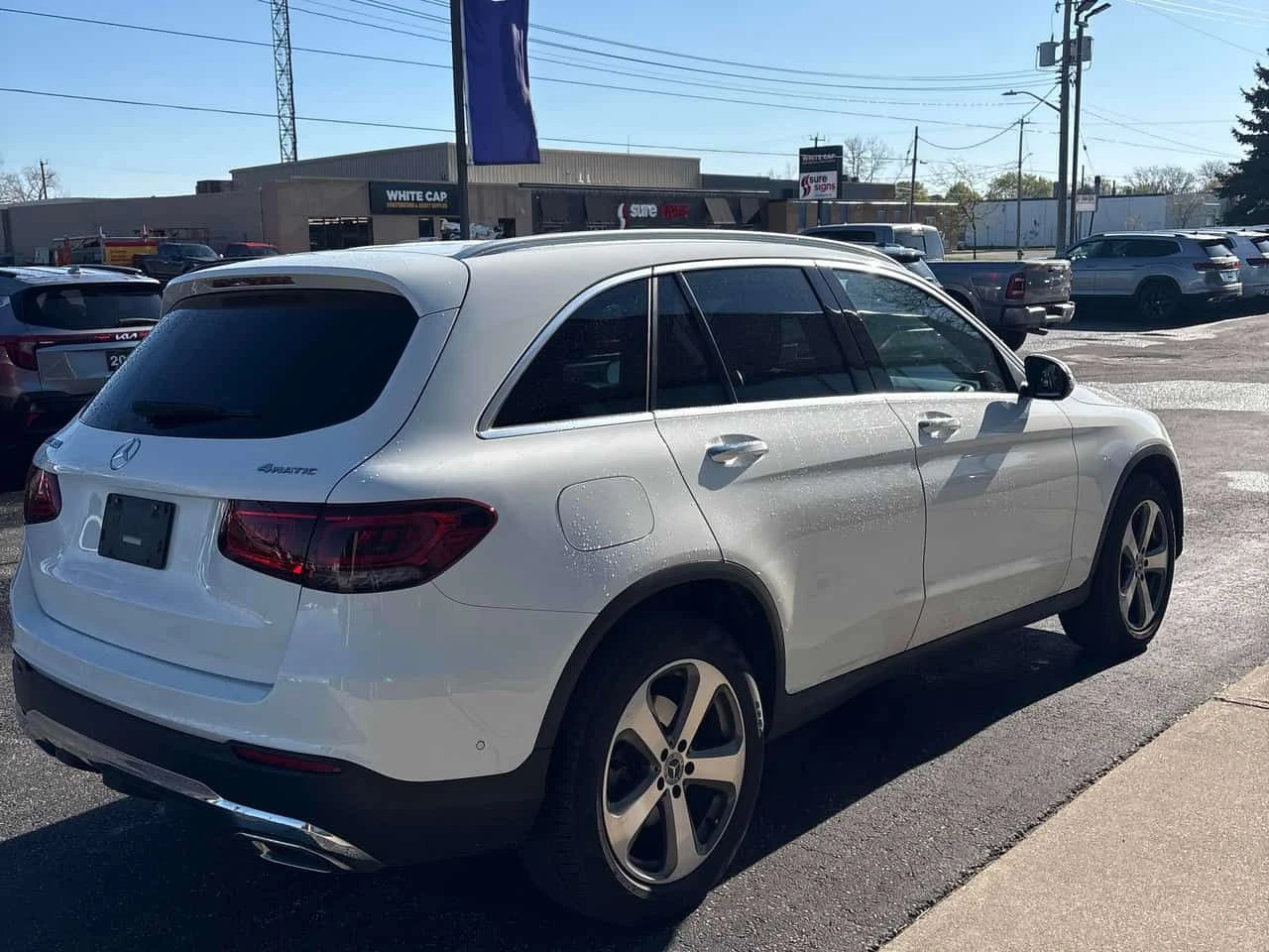 Mercedes-Benz GLC 300 4MATIC* DISTRONIC* 360КАМЕРИ* ПАНОРАМА* , снимка 3 - Автомобили и джипове - 54479566