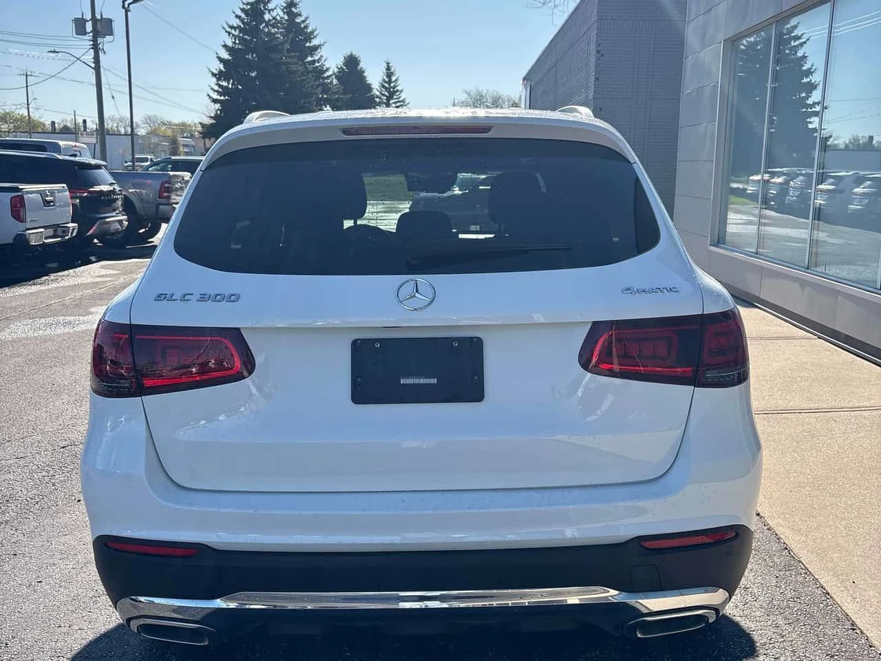 Mercedes-Benz GLC 300 4MATIC* DISTRONIC* 360КАМЕРИ* ПАНОРАМА* , снимка 4 - Автомобили и джипове - 54479566