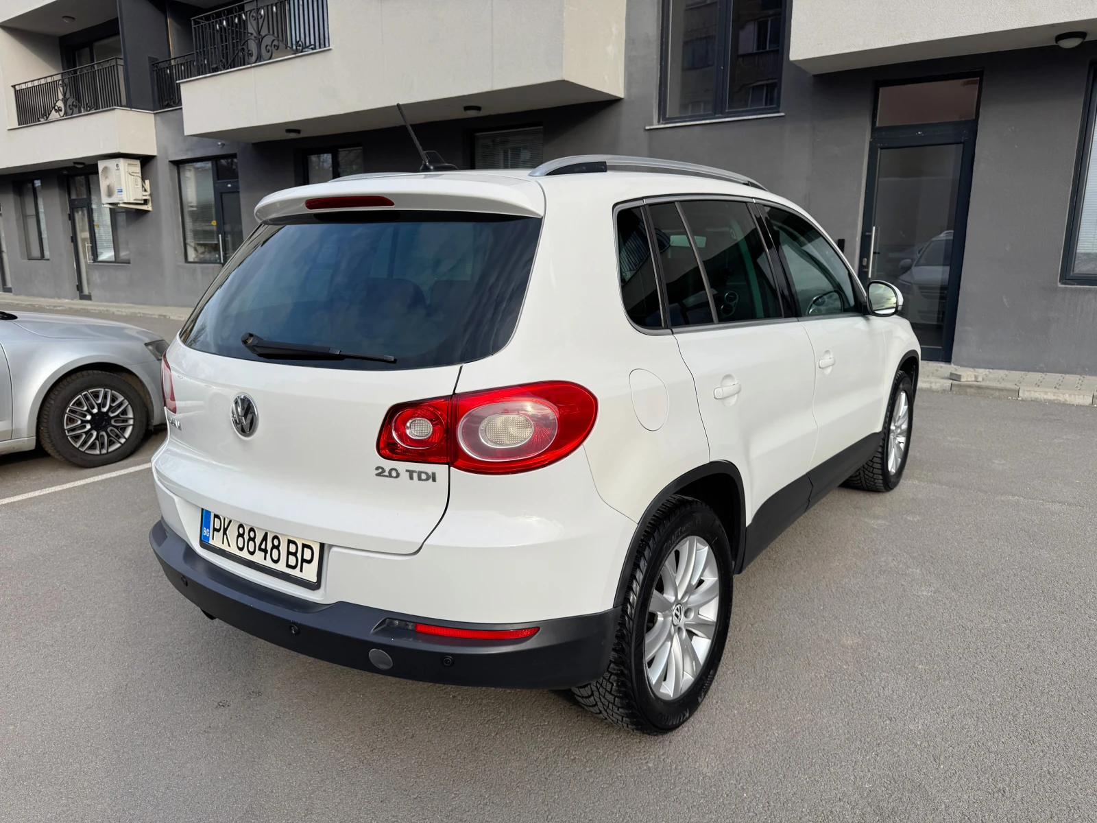 VW Tiguan 2.0 TDI 4x4, снимка 3 - Автомобили и джипове - 54565253