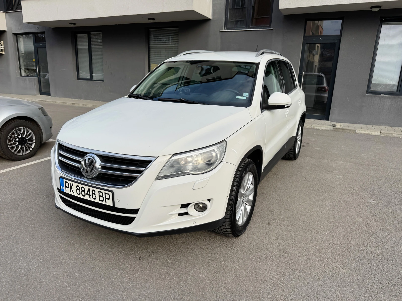 VW Tiguan 2.0 TDI 4x4, снимка 2 - Автомобили и джипове - 54565253