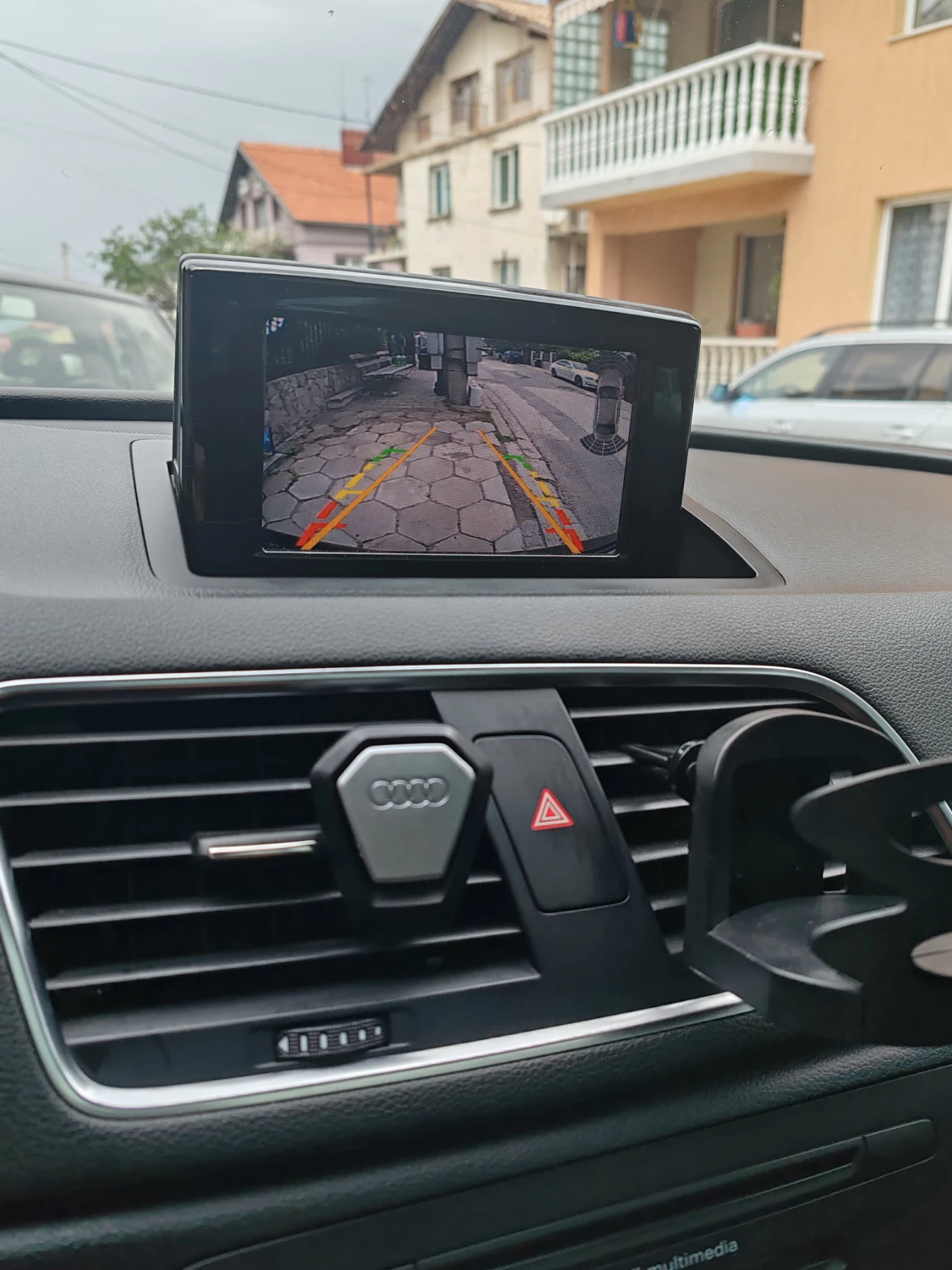 Audi Q3 2.0 Tfsi, S-line, снимка 8 - Автомобили и джипове - 55340000