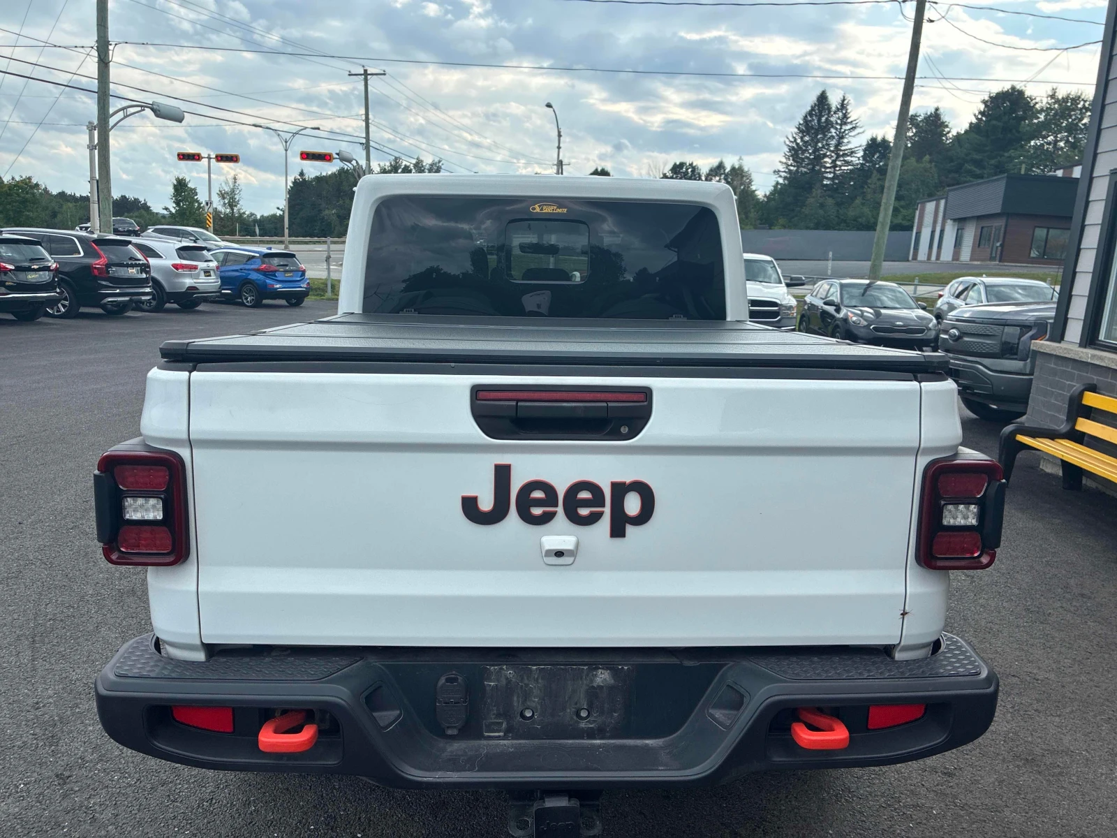 Jeep Gladiator  Mojave / CARFAX / АВТОКРЕДИТ , снимка 15 - Автомобили и джипове - 55842291