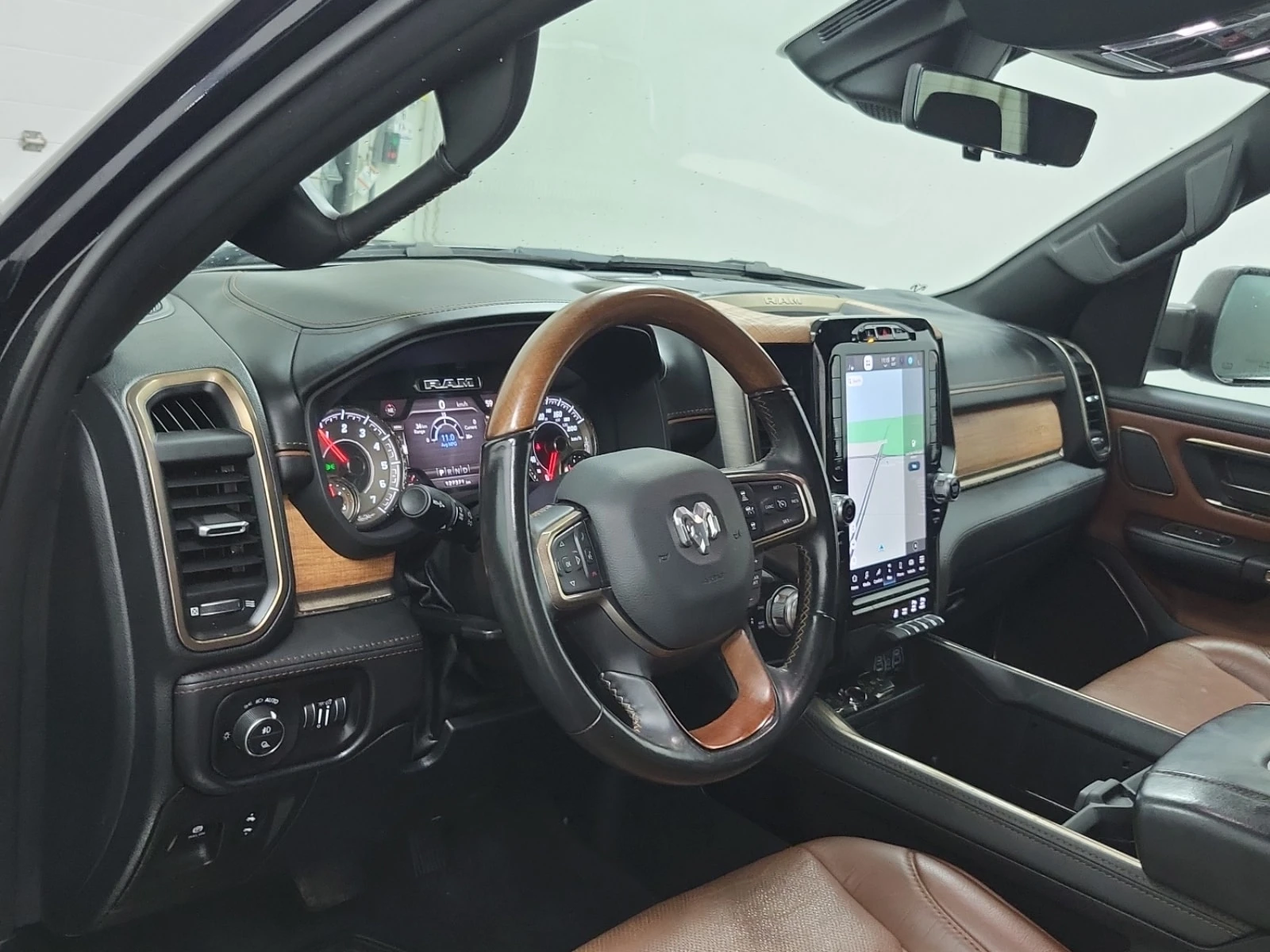 Dodge RAM 1500 Limited Longhorn / 360 / HUD / ОБДУХВАНЕ/ CARFAX, снимка 11 - Автомобили и джипове - 55875967