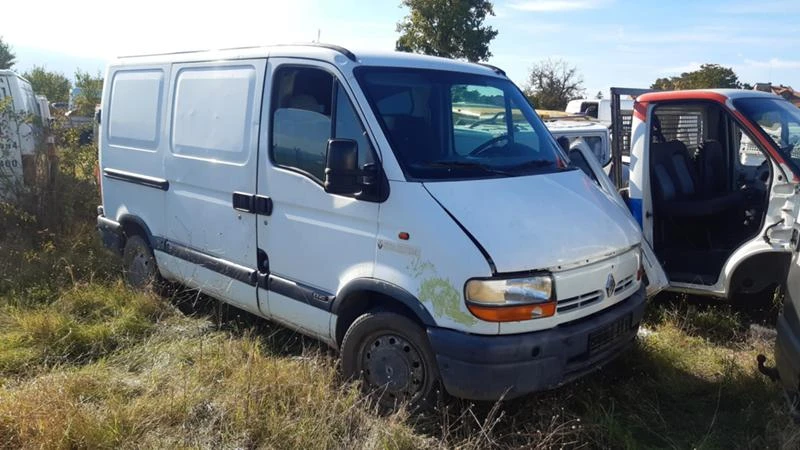 Renault Master 2.2dci/на части, снимка 1 - Бусове и автобуси - 30504079