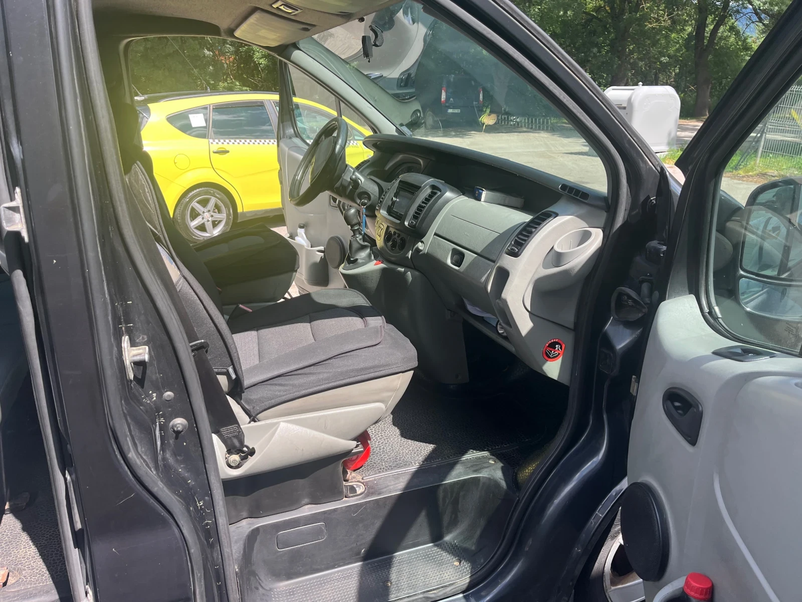 Renault Trafic Пътнически, снимка 9 - Бусове и автобуси - 55823244