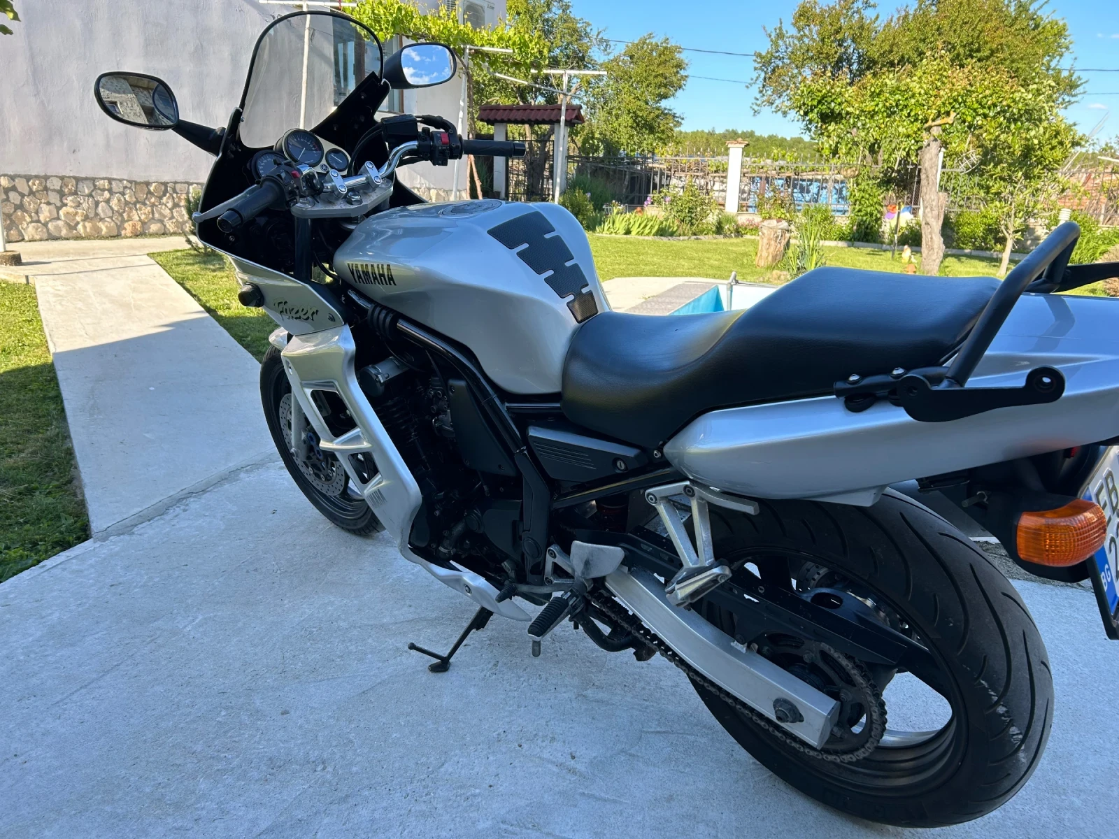 Yamaha FZS 600 Fazer - изображение 4