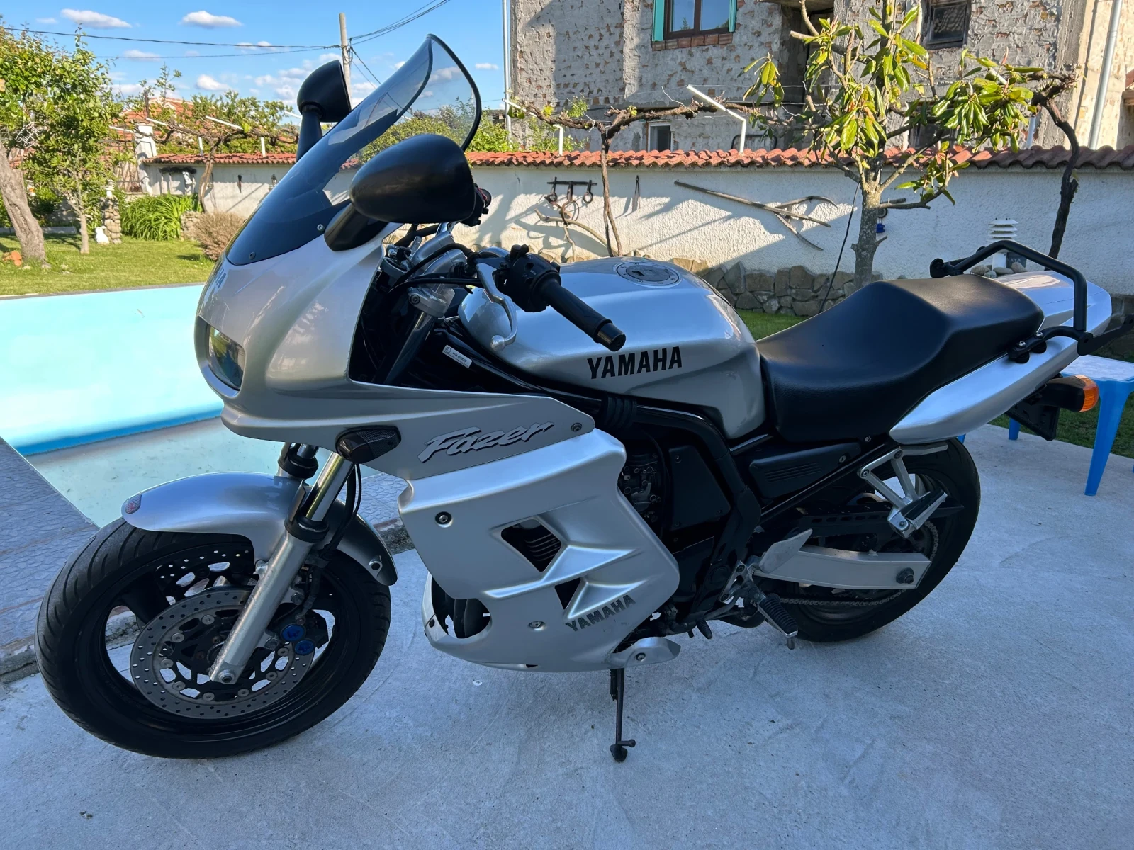 Yamaha FZS 600 Fazer - изображение 2